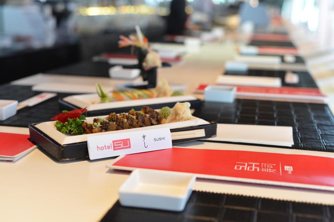 Sunis Hoteles Hotel SU Antalya Exterior foto A sushi bar at the hotel