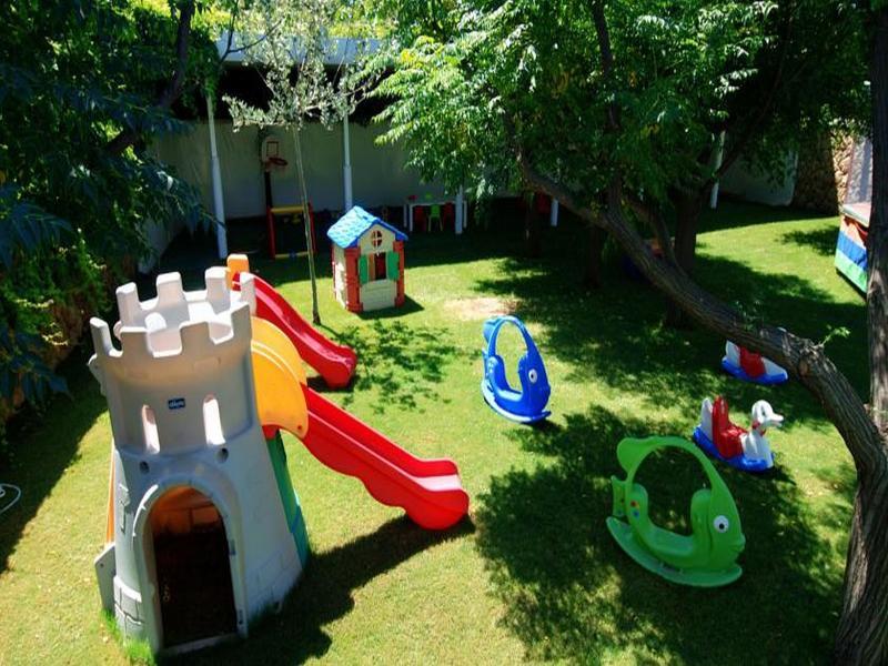 Sunis Hoteles Hotel SU Antalya Exterior foto Playground at the school