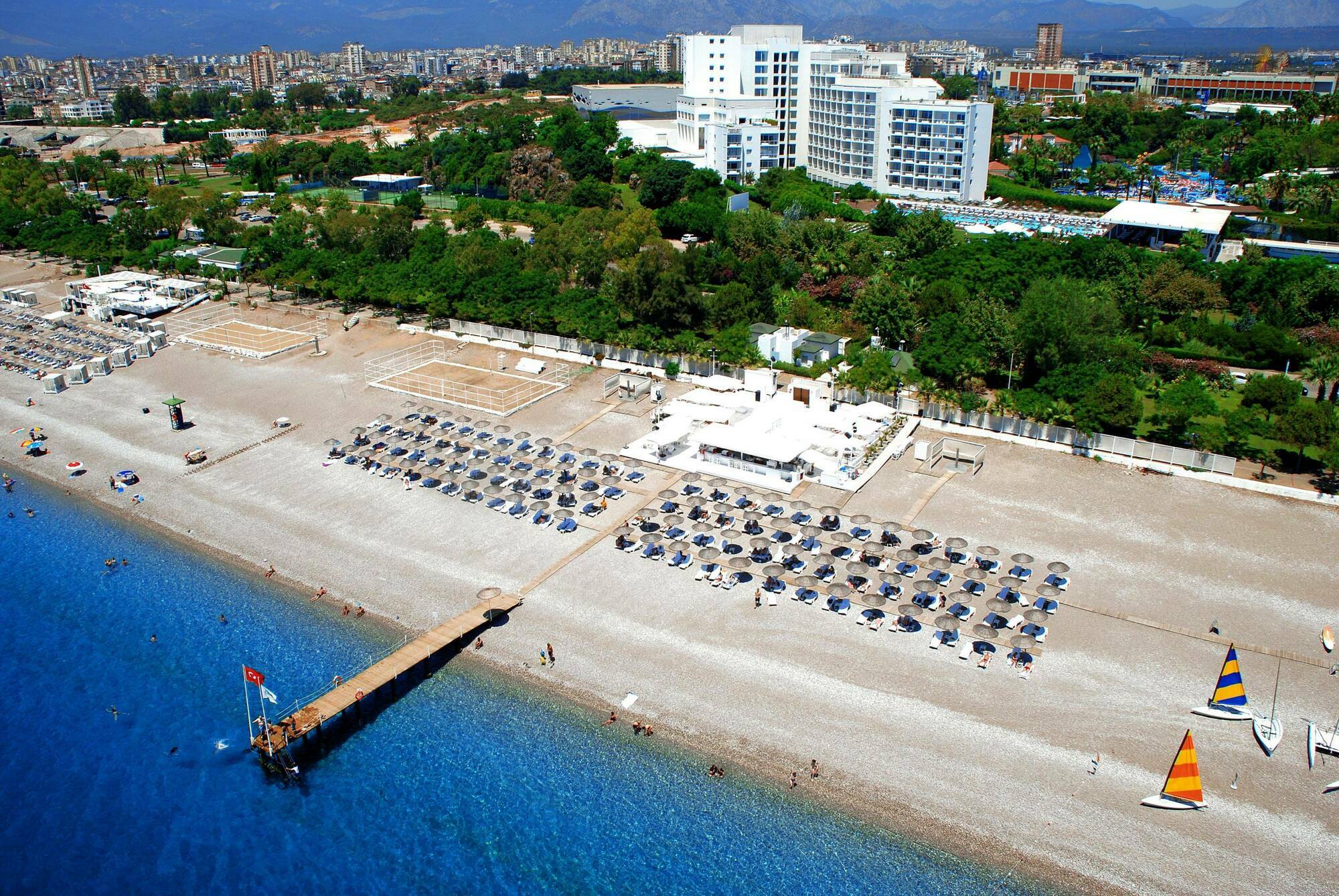Sunis Hoteles Hotel SU Antalya Exterior foto Aerial view of the beach